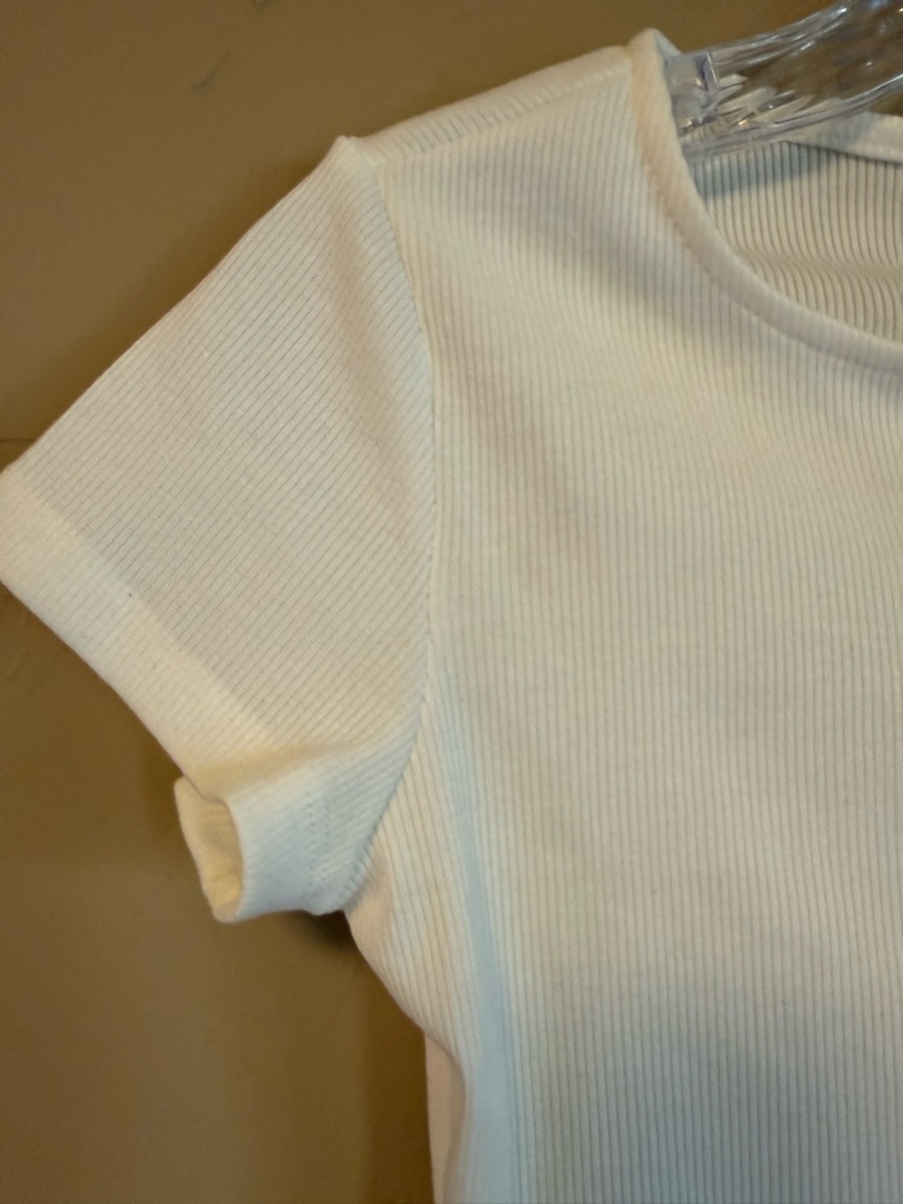 Princess Polly White Ribbed baseline Tee Crop Top Size 4 Slim Fit Y2K Clean Girl - Picture 7 of 8